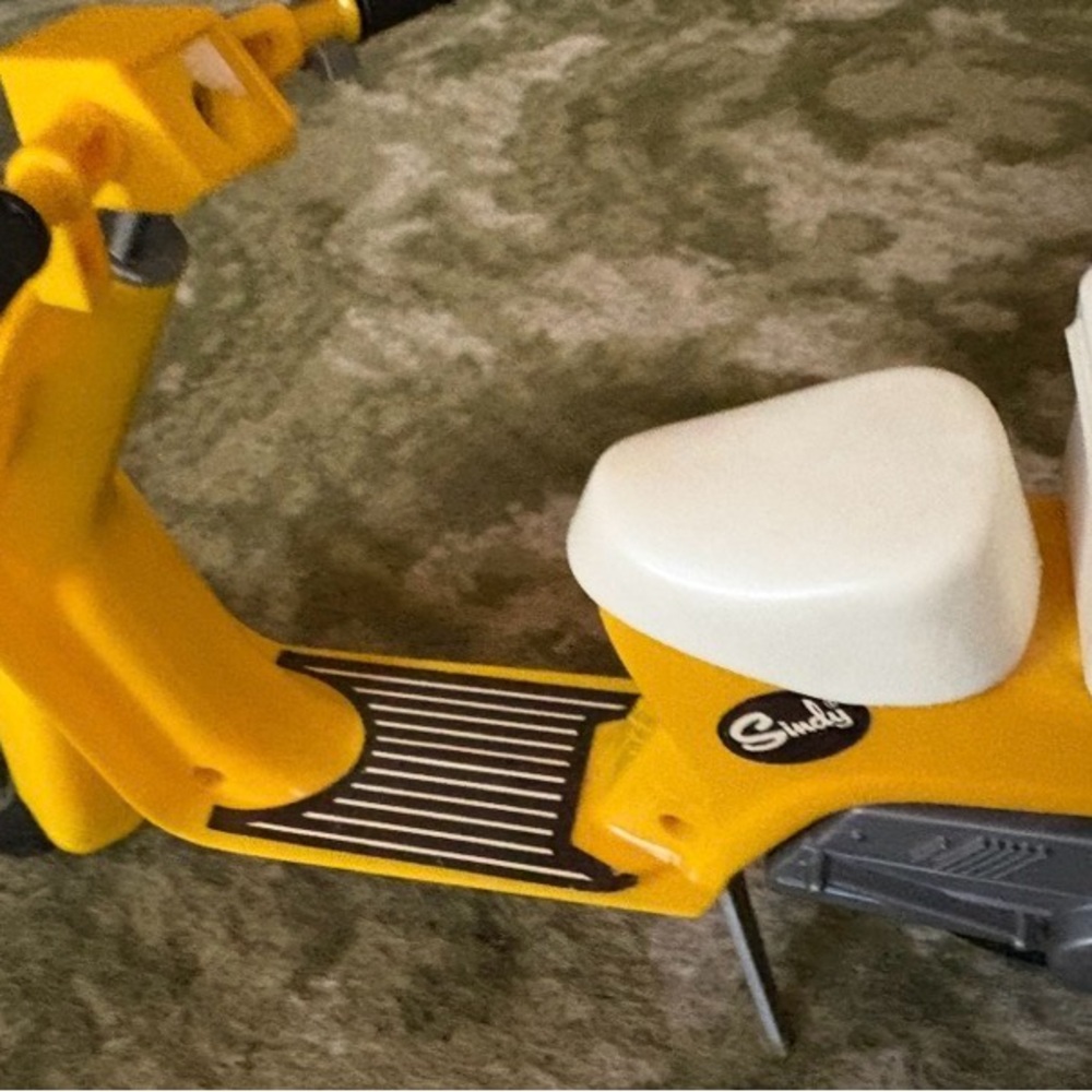 Vintage 1980s Yellow and White Sindy Scooter